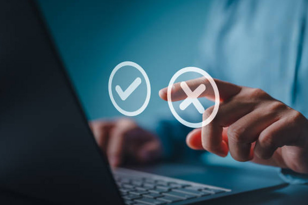 The Pros and Cons of Open Source vs. Proprietary Software